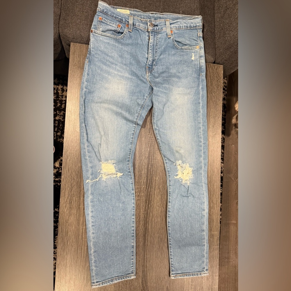 Levi's Distressed Light Blue Skinny Jeans - Picture 6 of 13